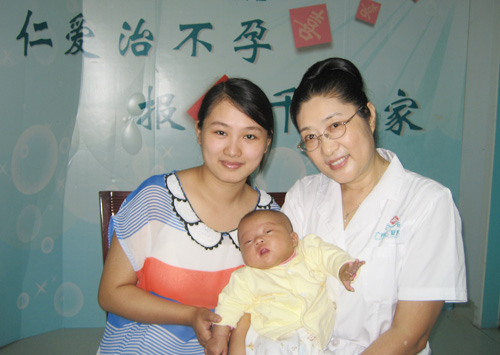 ��ŮʿЯ��Ů�����������κ�Ӱ